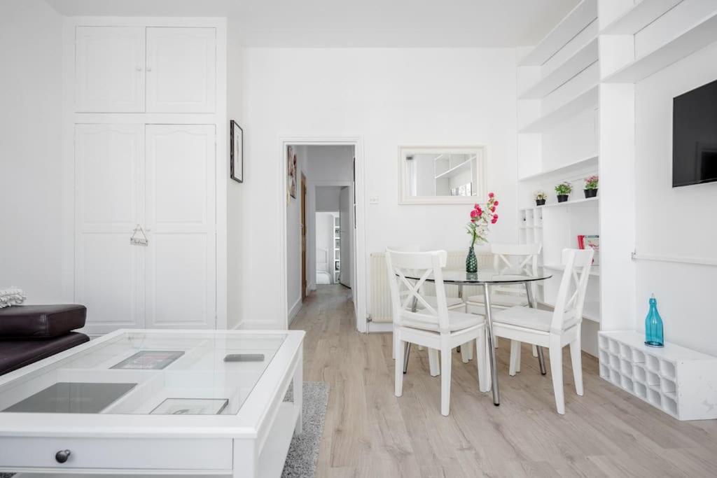 Bright 1-Bedroom Apt in Chelsea