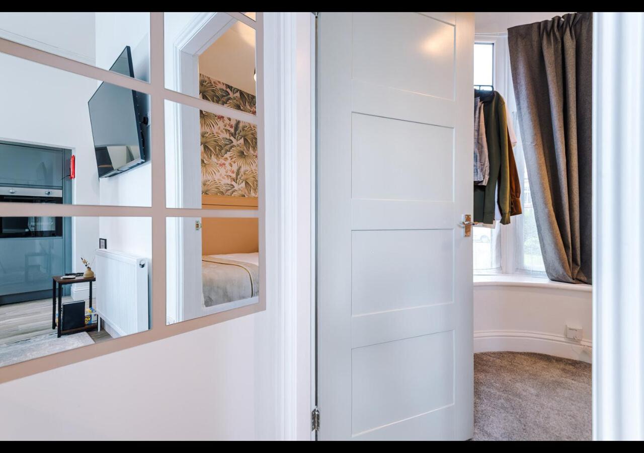 Xmas Market - Full Apartment, Prime Location & Parking view 4