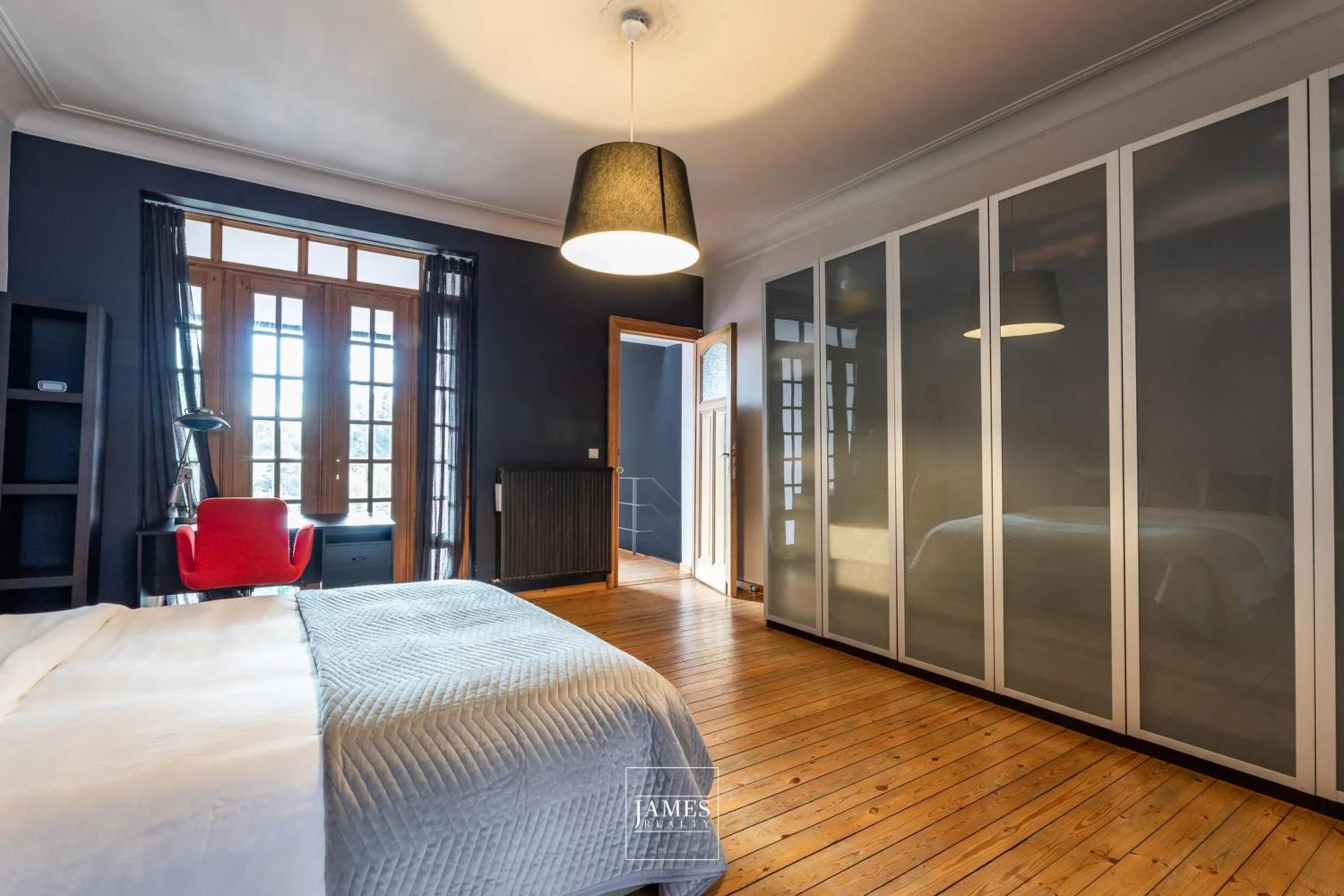 Spacious apartment in Brussels, large private garden