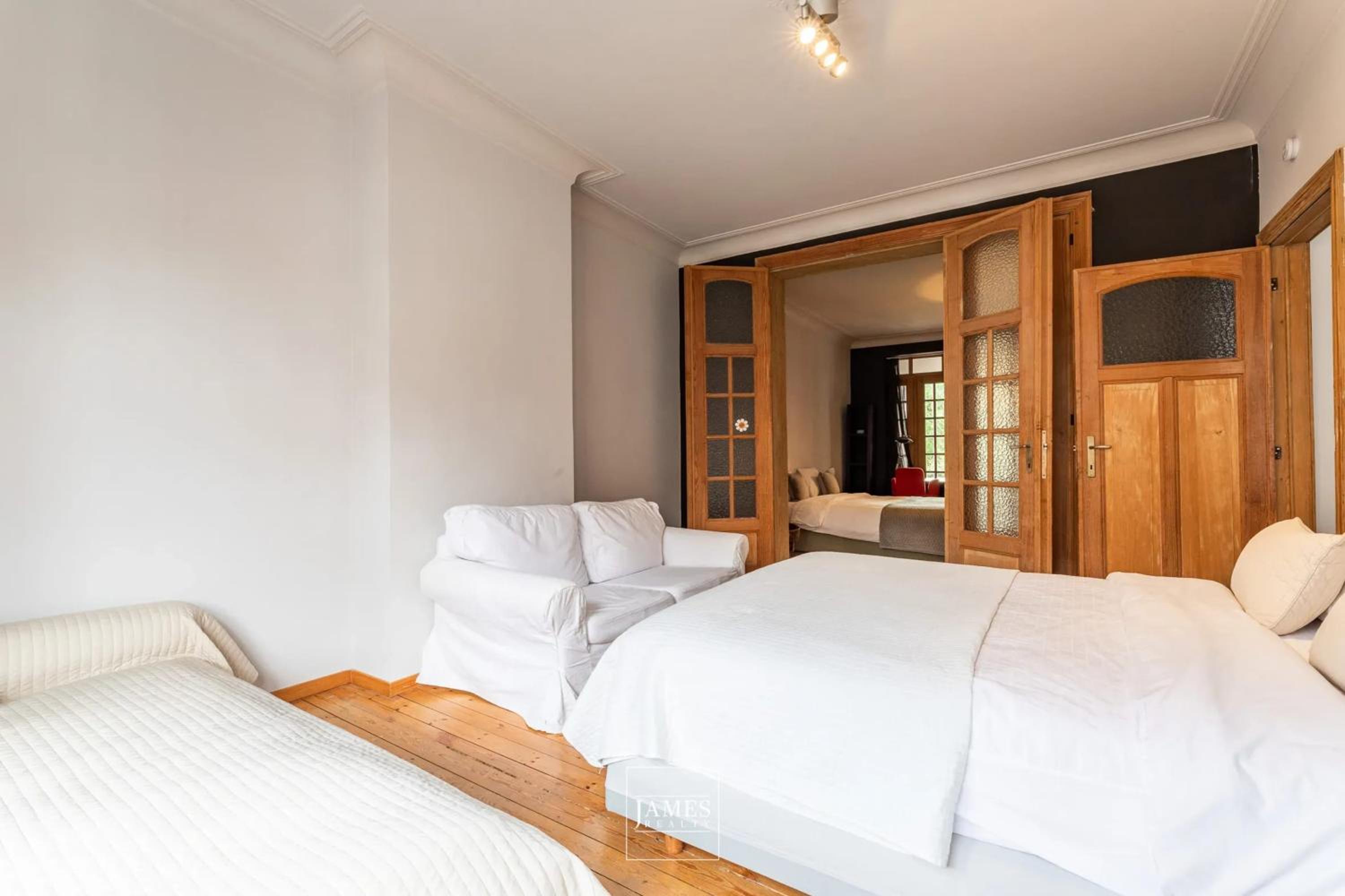 Spacious apartment in Brussels, large private garden