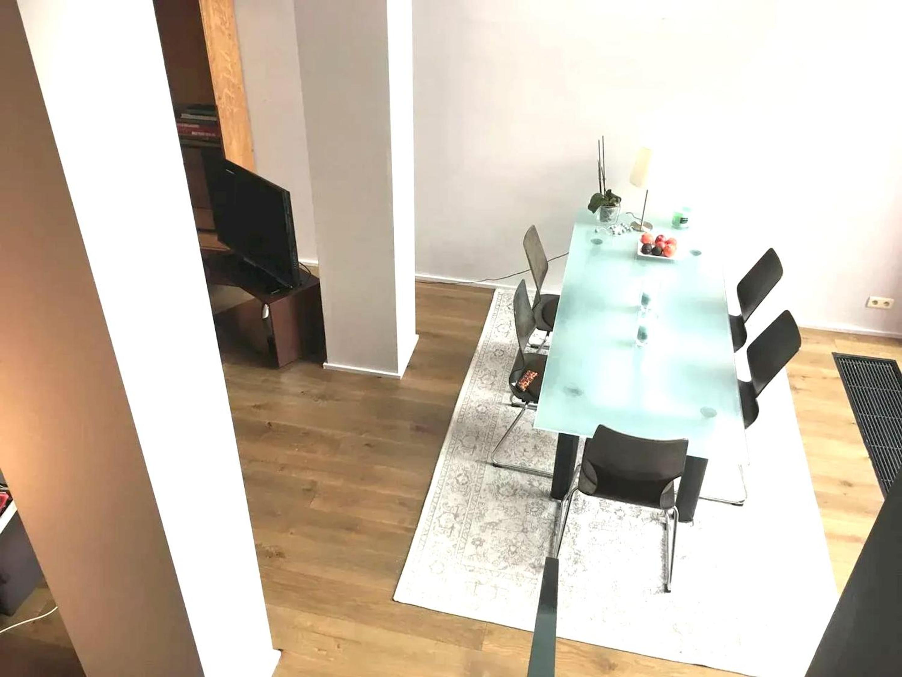 Spacious apartment in Brussels, large private garden