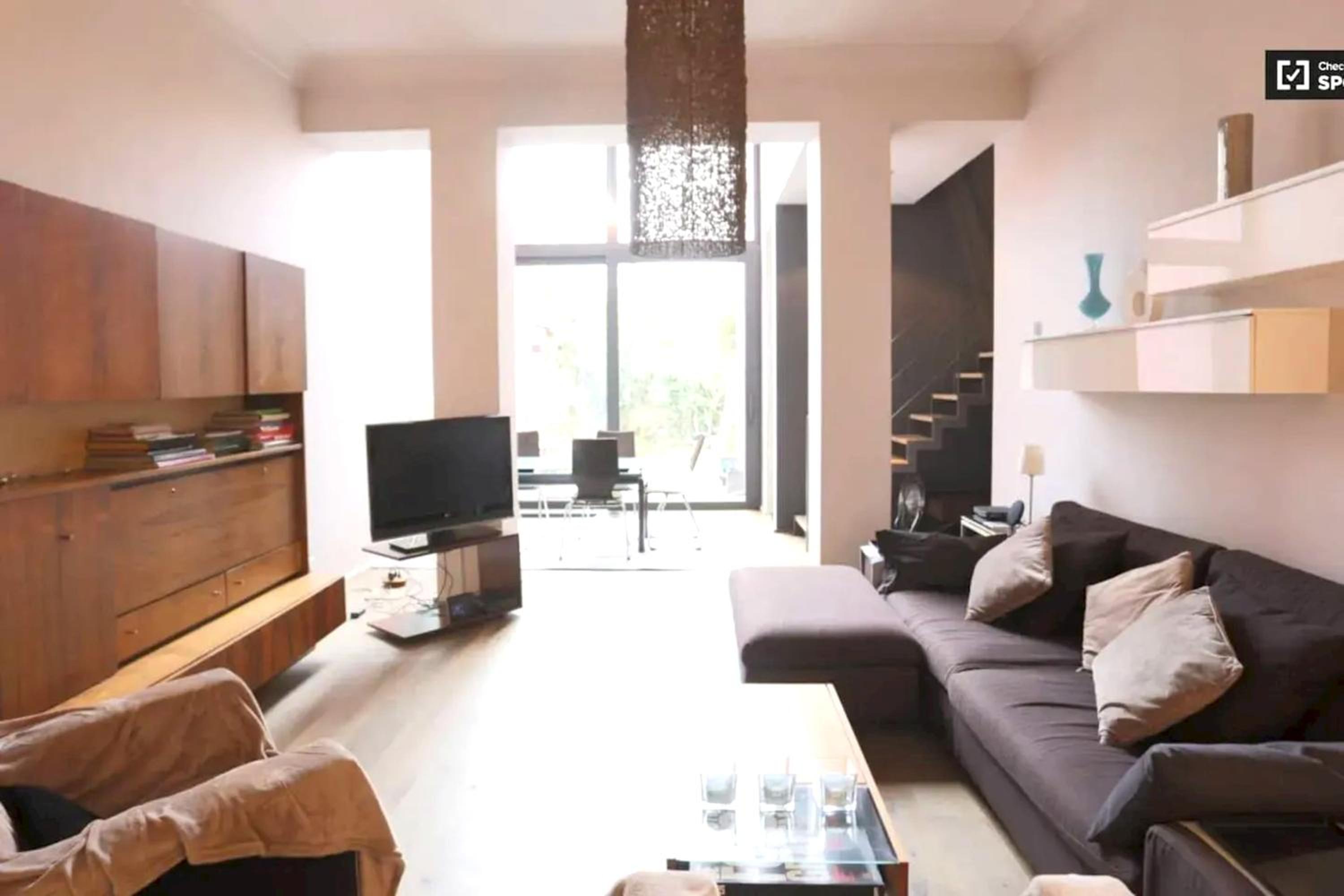 Spacious apartment in Brussels, large private garden