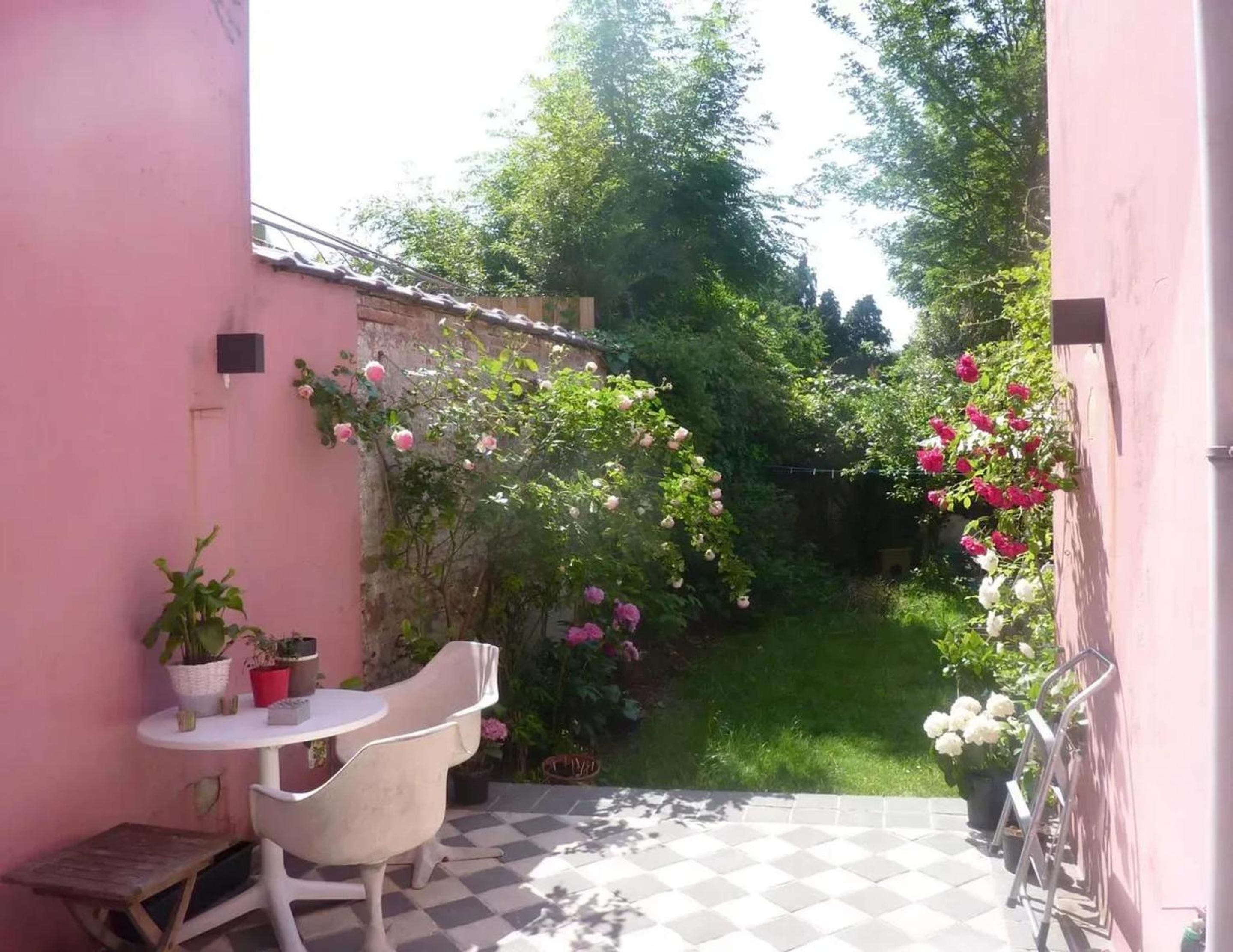 Spacious apartment in Brussels, large private garden