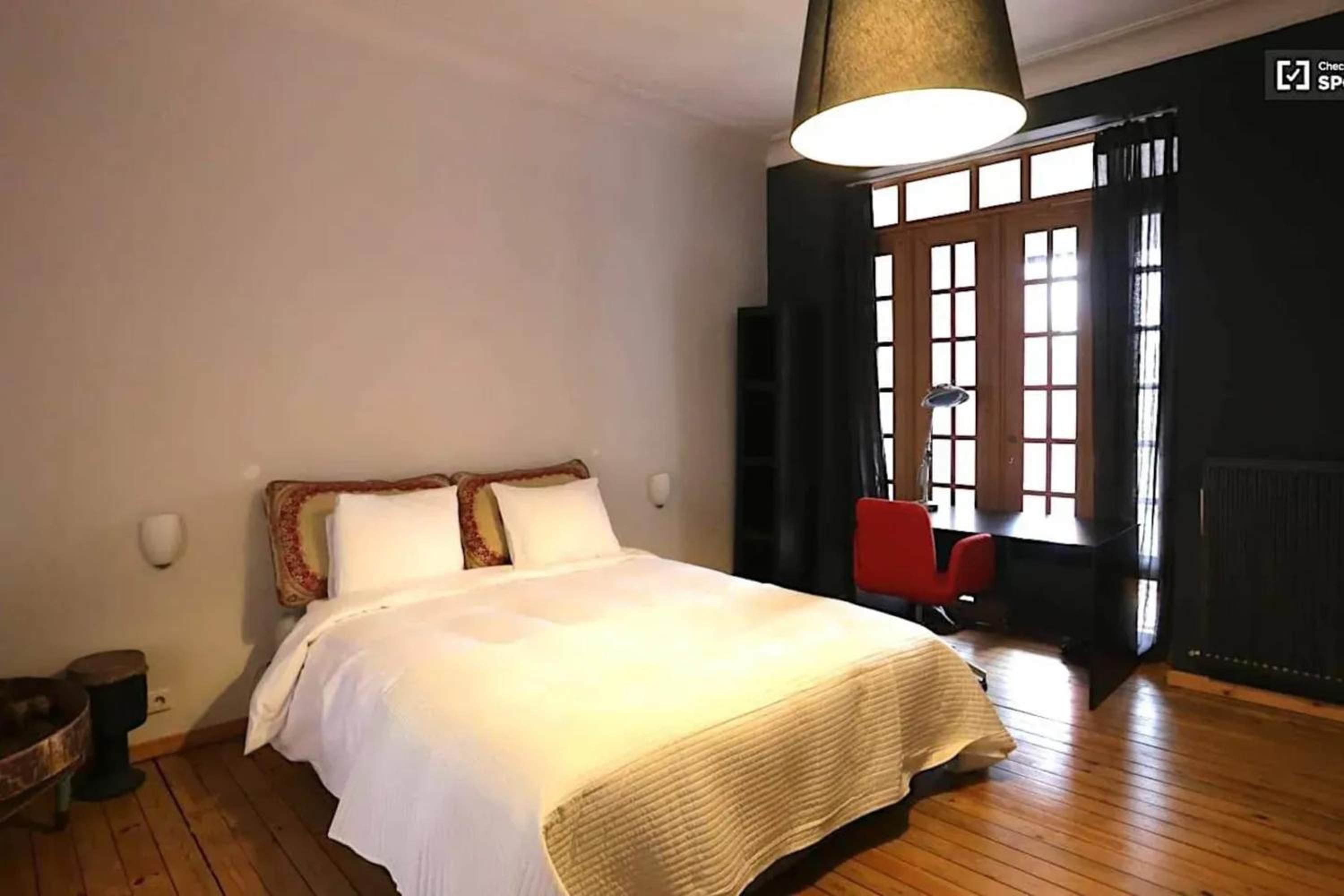Spacious apartment in Brussels, large private garden