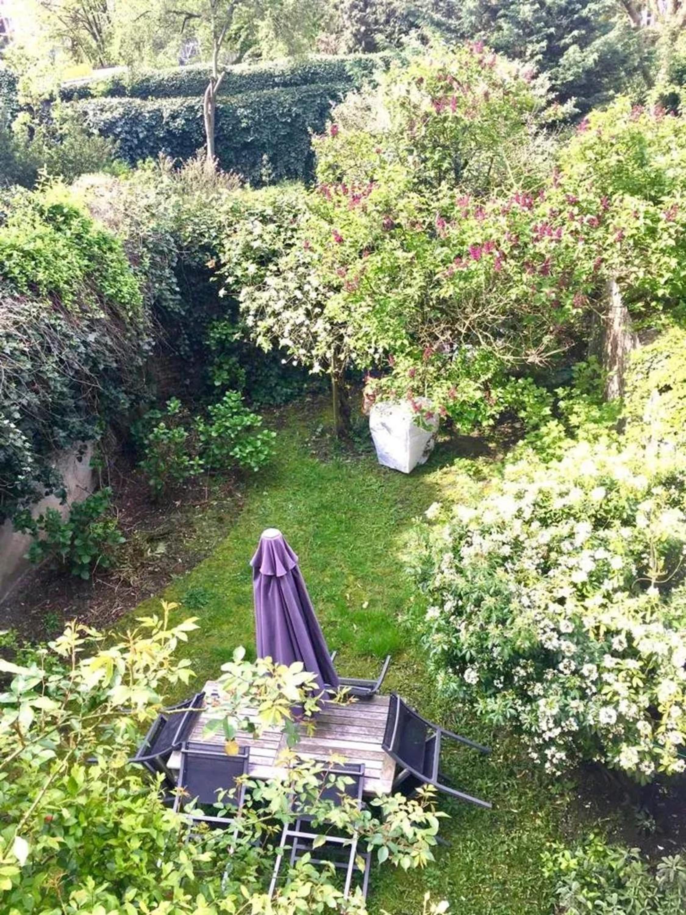 Spacious apartment in Brussels, large private garden
