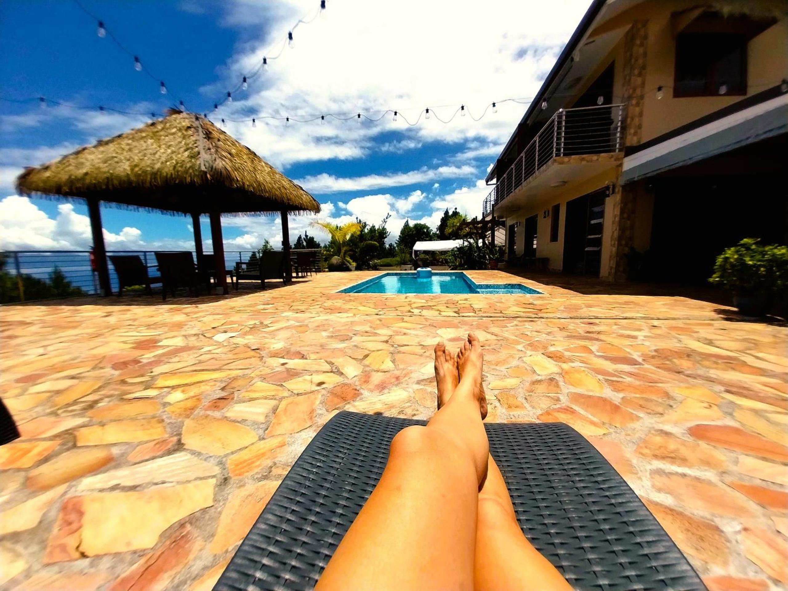 TAHITI HILLS LODGE - 12 pers view 5
