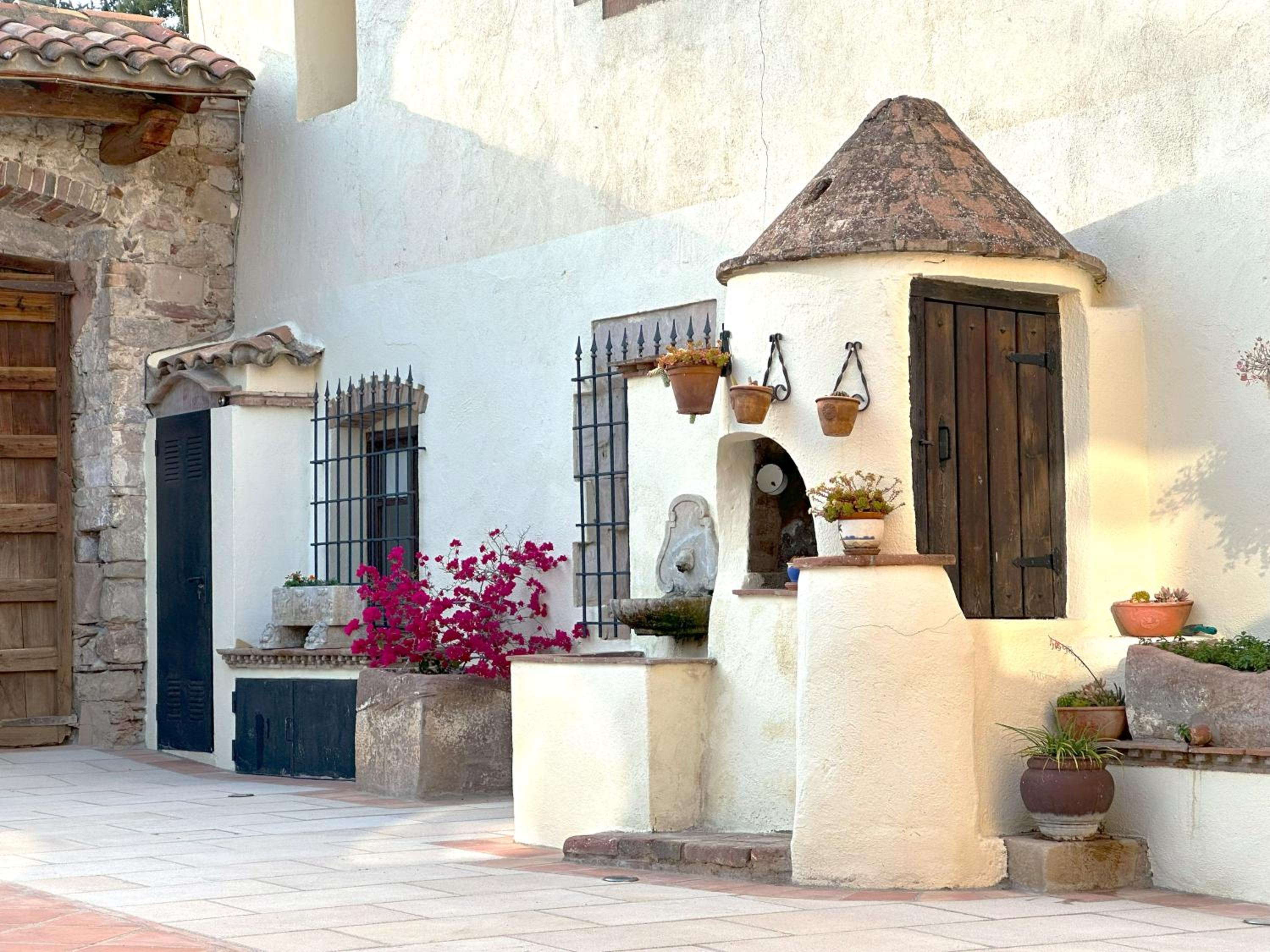 Masia Can Viver - Olive oil tourism B&B