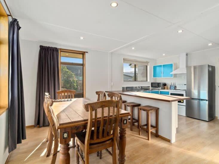 Holiday Heaven - Cromwell view 4