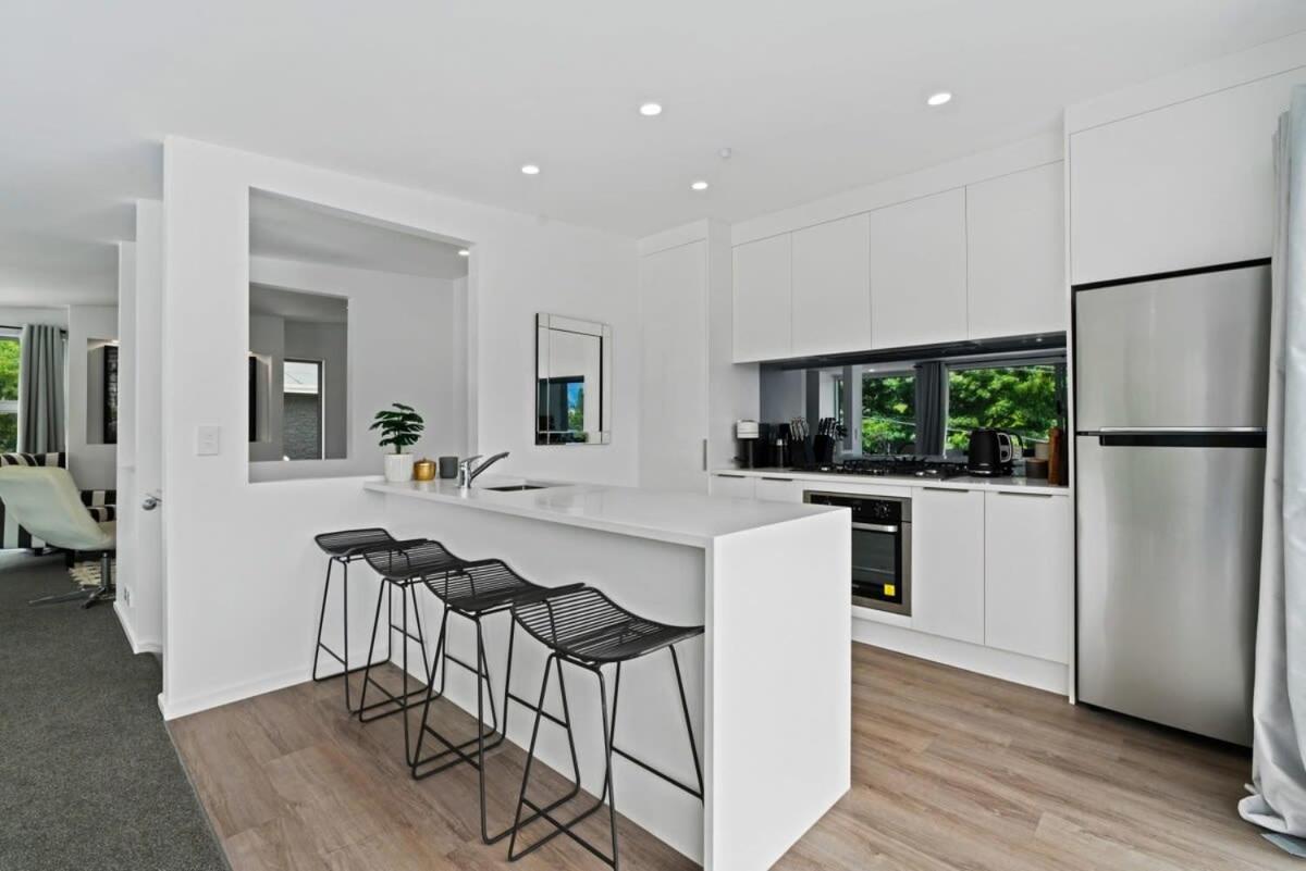 Central Queenstown Luxury view 4