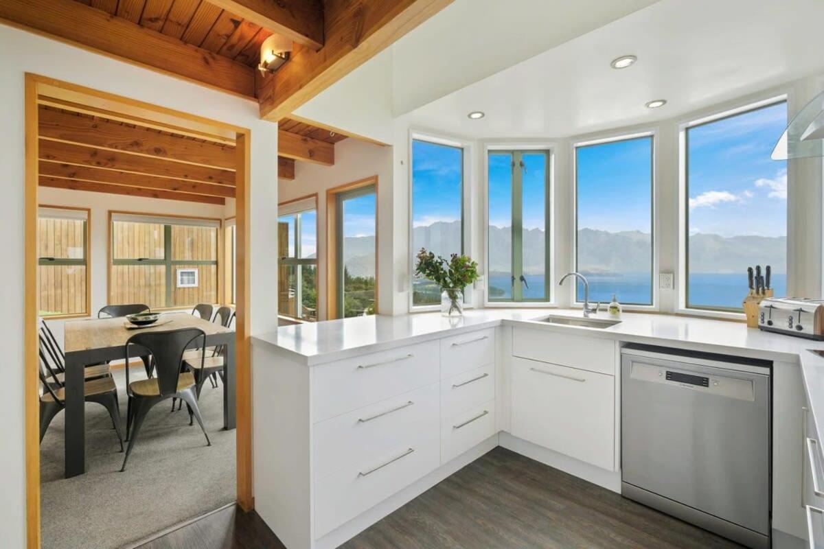 Ruby's Fernhill Vista