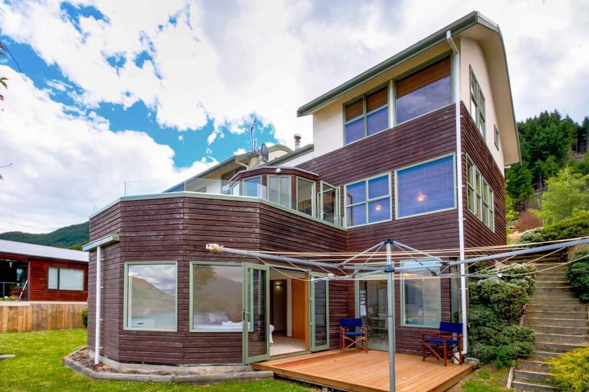 Ruby's Fernhill Vista