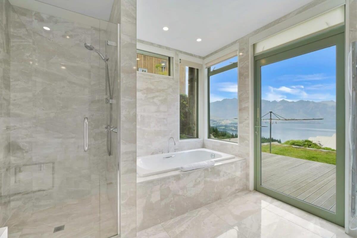 Ruby's Fernhill Vista