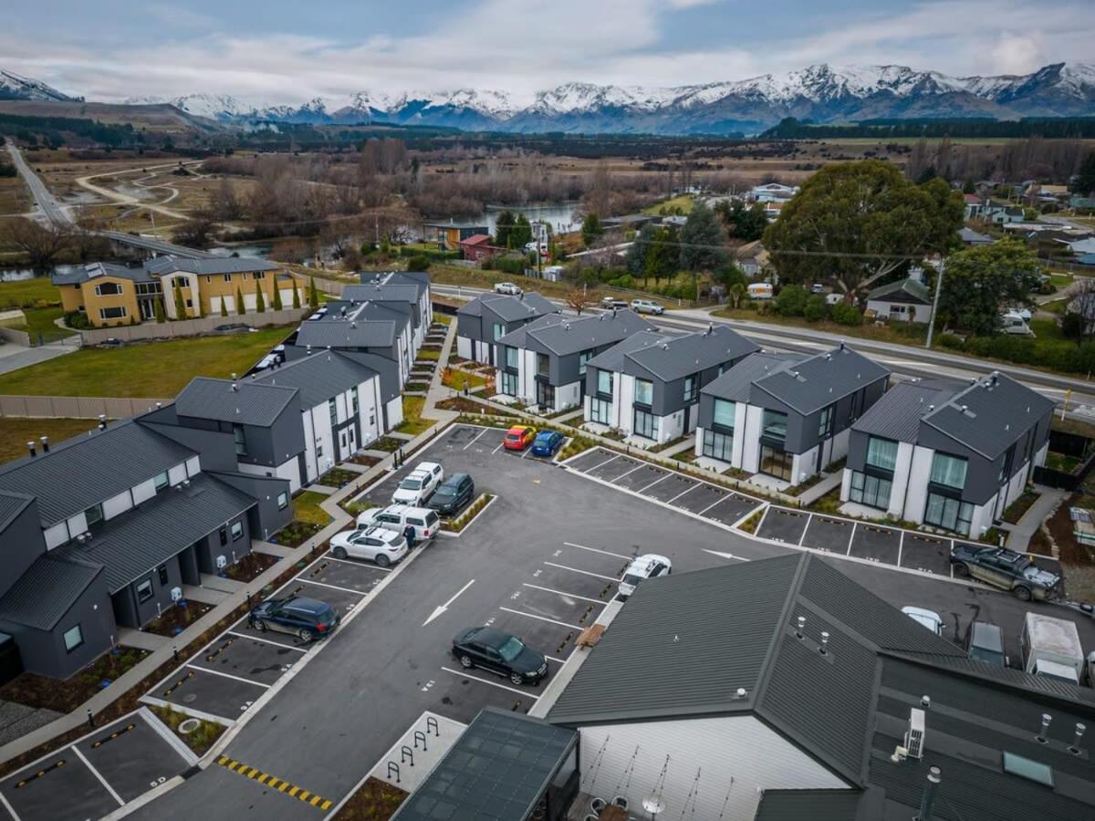 Stay At Ours - Alberttown view 4