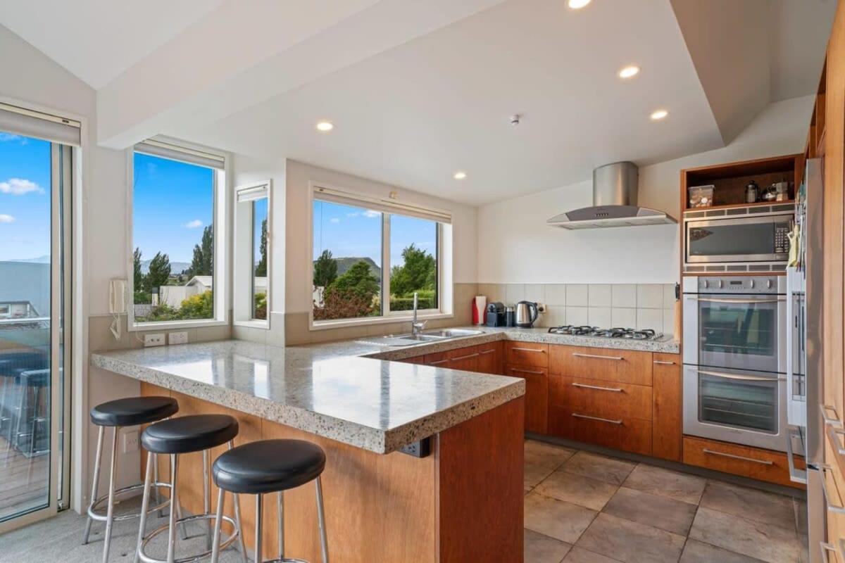 Lakeside Premier view 3