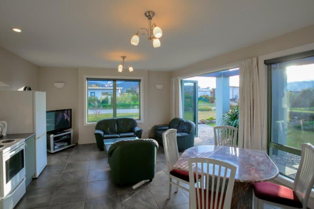 Cosy on Kingston view 4
