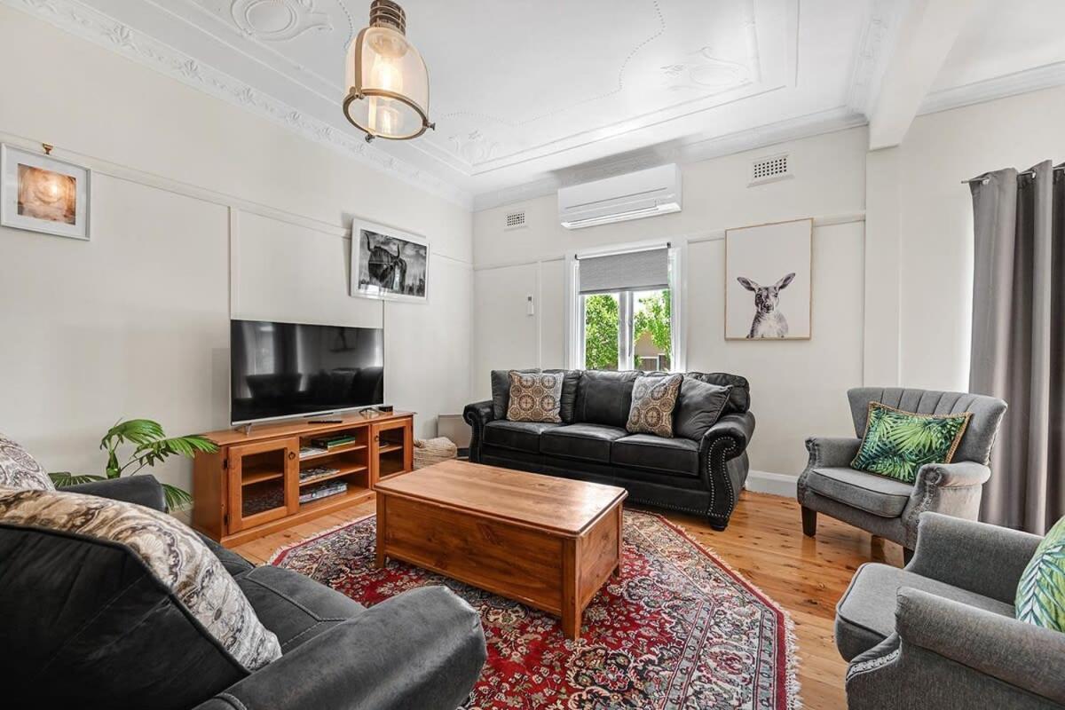 Bindi Cottage, Spacious & Unique, Opposite Pool