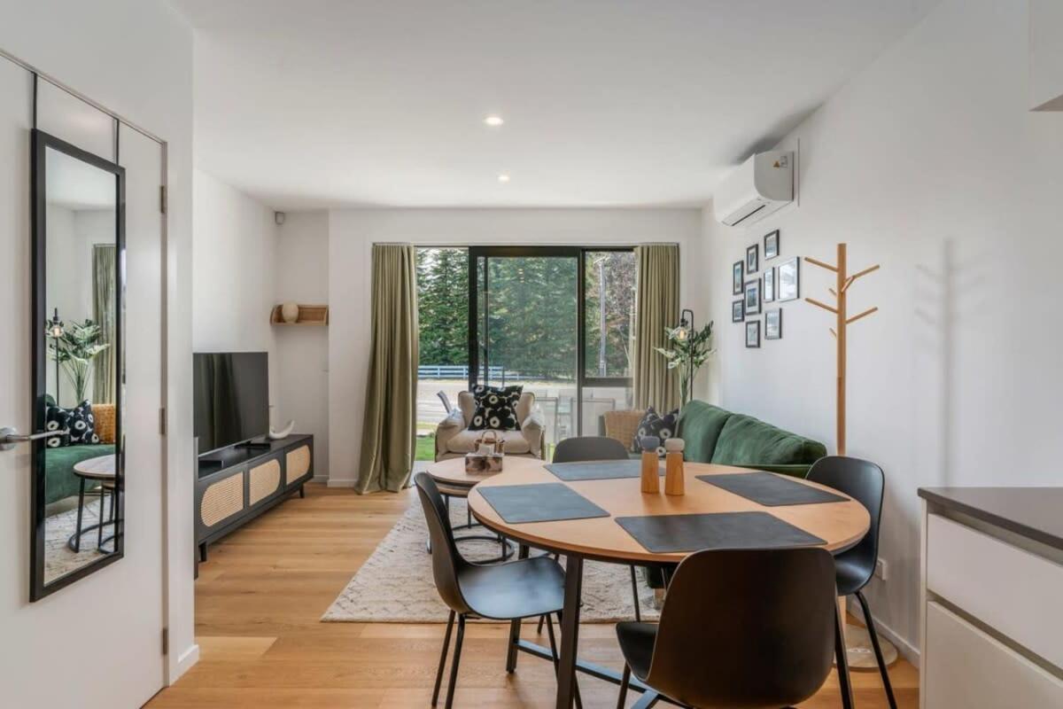 Riverside Terrace