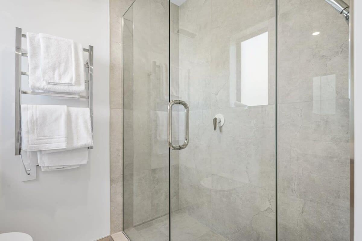 Stylish Devonport 2 Bedroom view 4