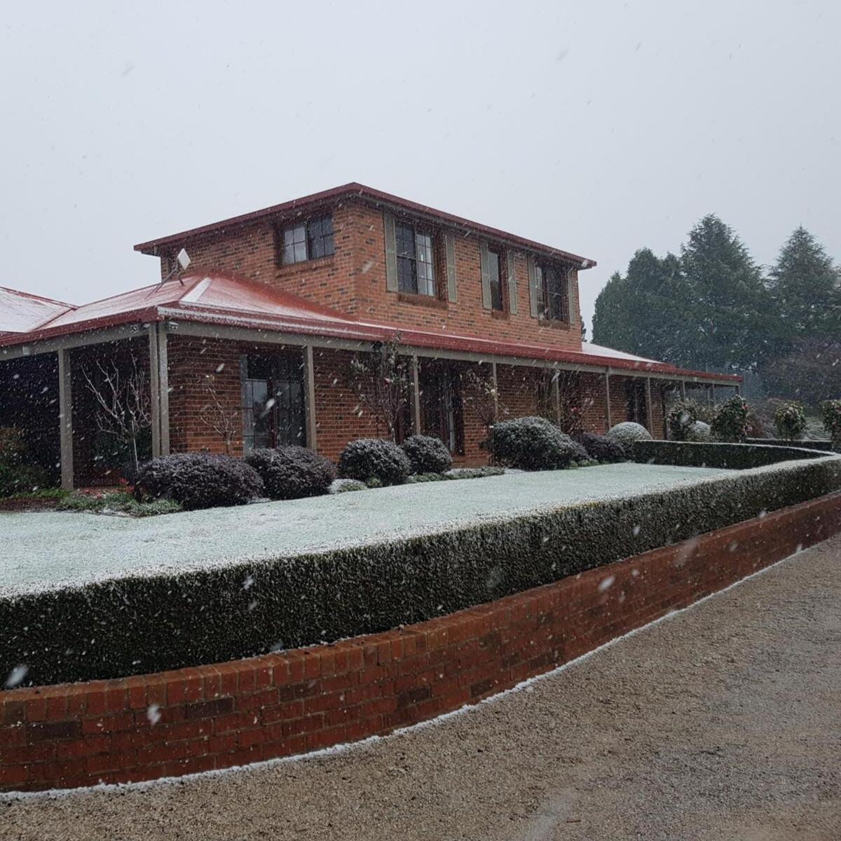 Snowline - Ultimate Getaway, Pool, Spa & Tennis