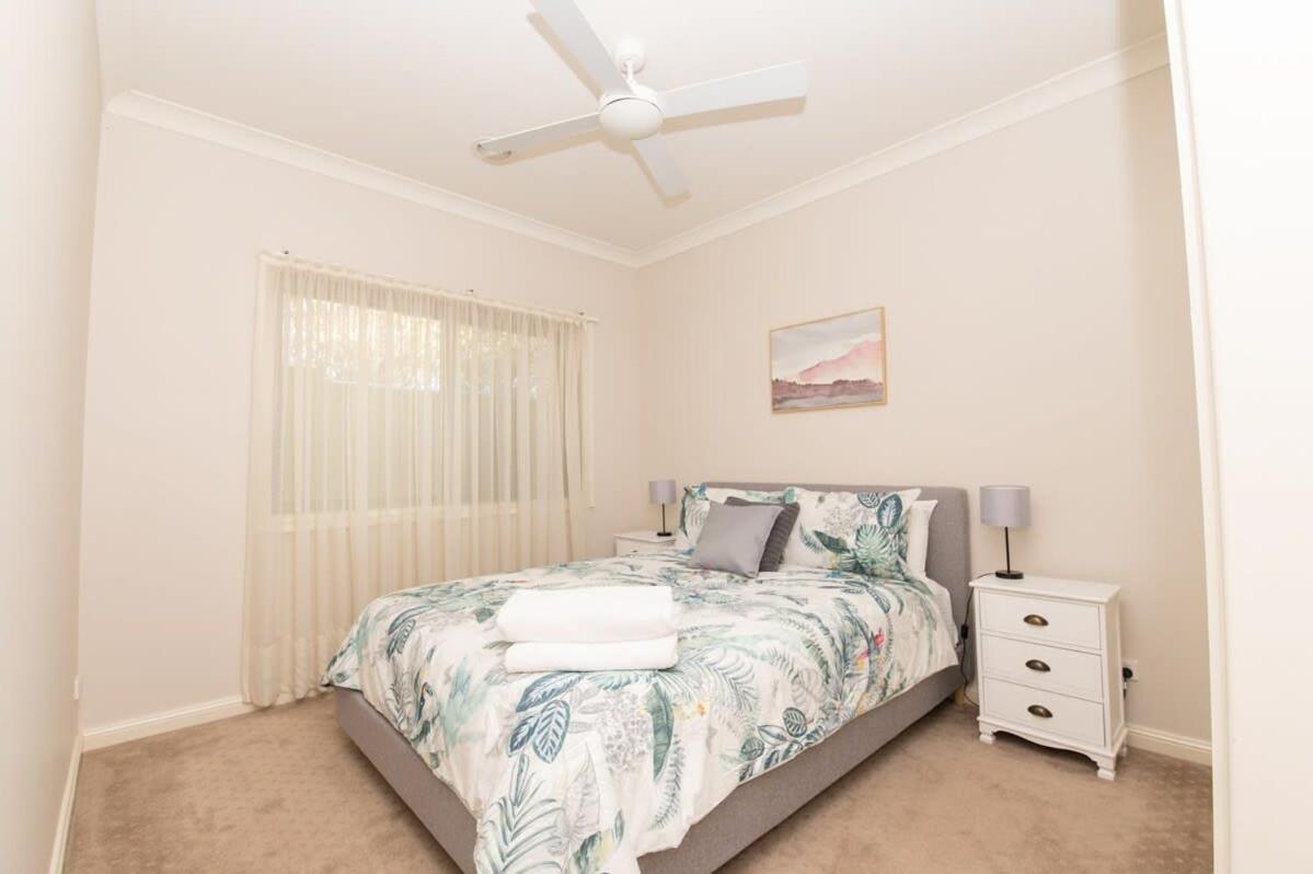 Villa on Rosemary - Walk to CBD, Cosy & Private