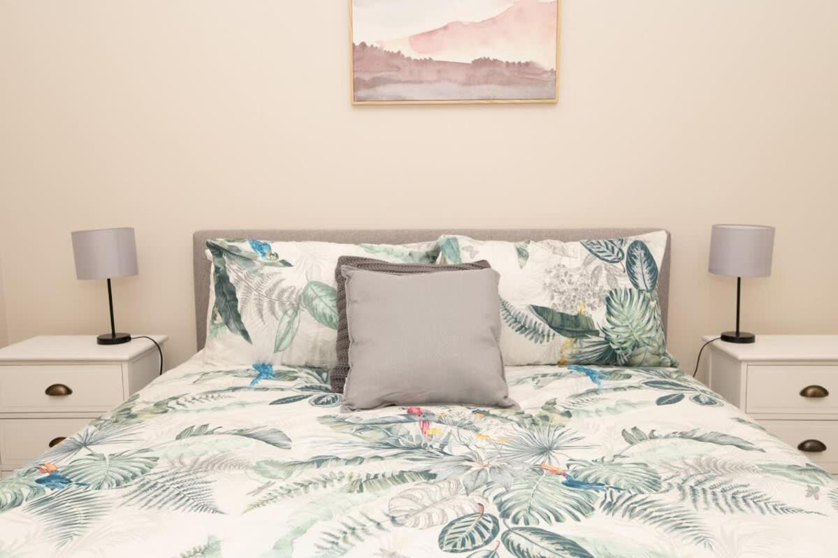 Villa on Rosemary - Walk to CBD, Cosy & Private