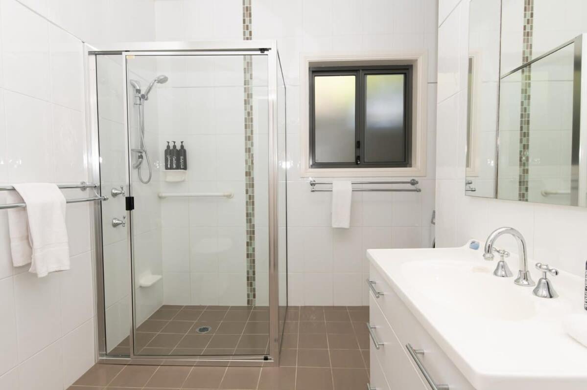 Villa on Rosemary - Walk to CBD, Cosy & Private