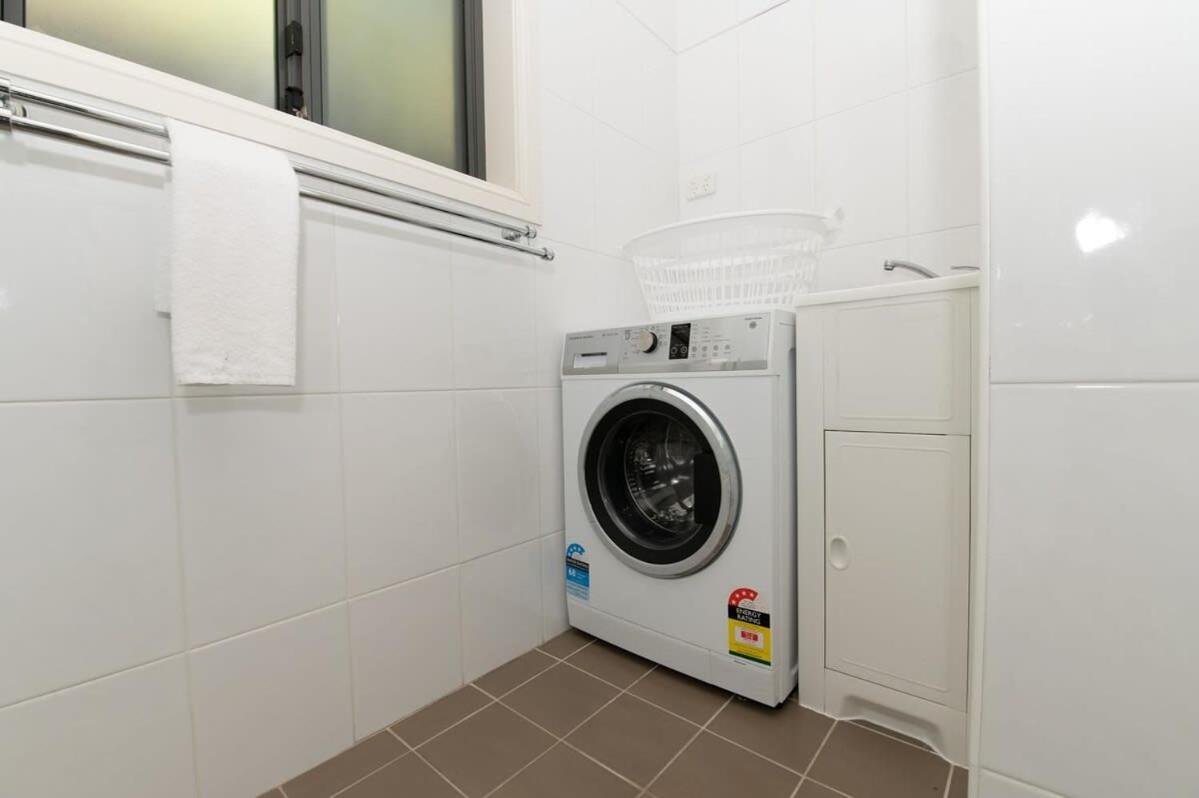 Villa on Rosemary - Walk to CBD, Cosy & Private