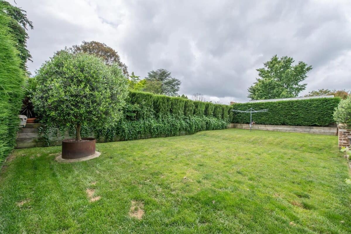 Benview Cottage - CBD, Sleeps 8, Pizza Oven