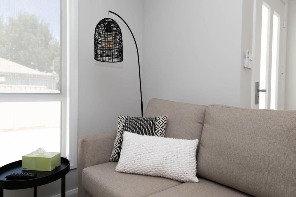 Villa on Matthews - Modern & Cosy, Escape for 2