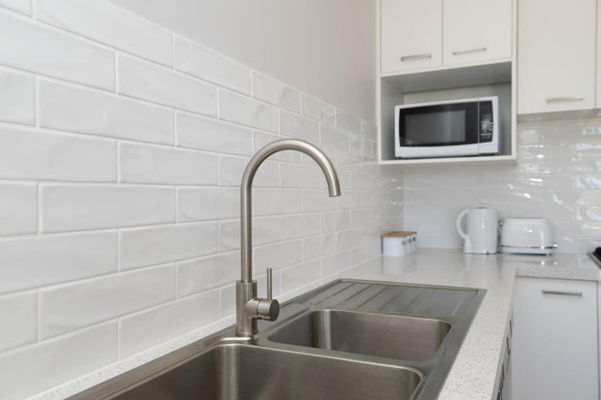 Villa on Matthews - Modern & Cosy, Escape for 2
