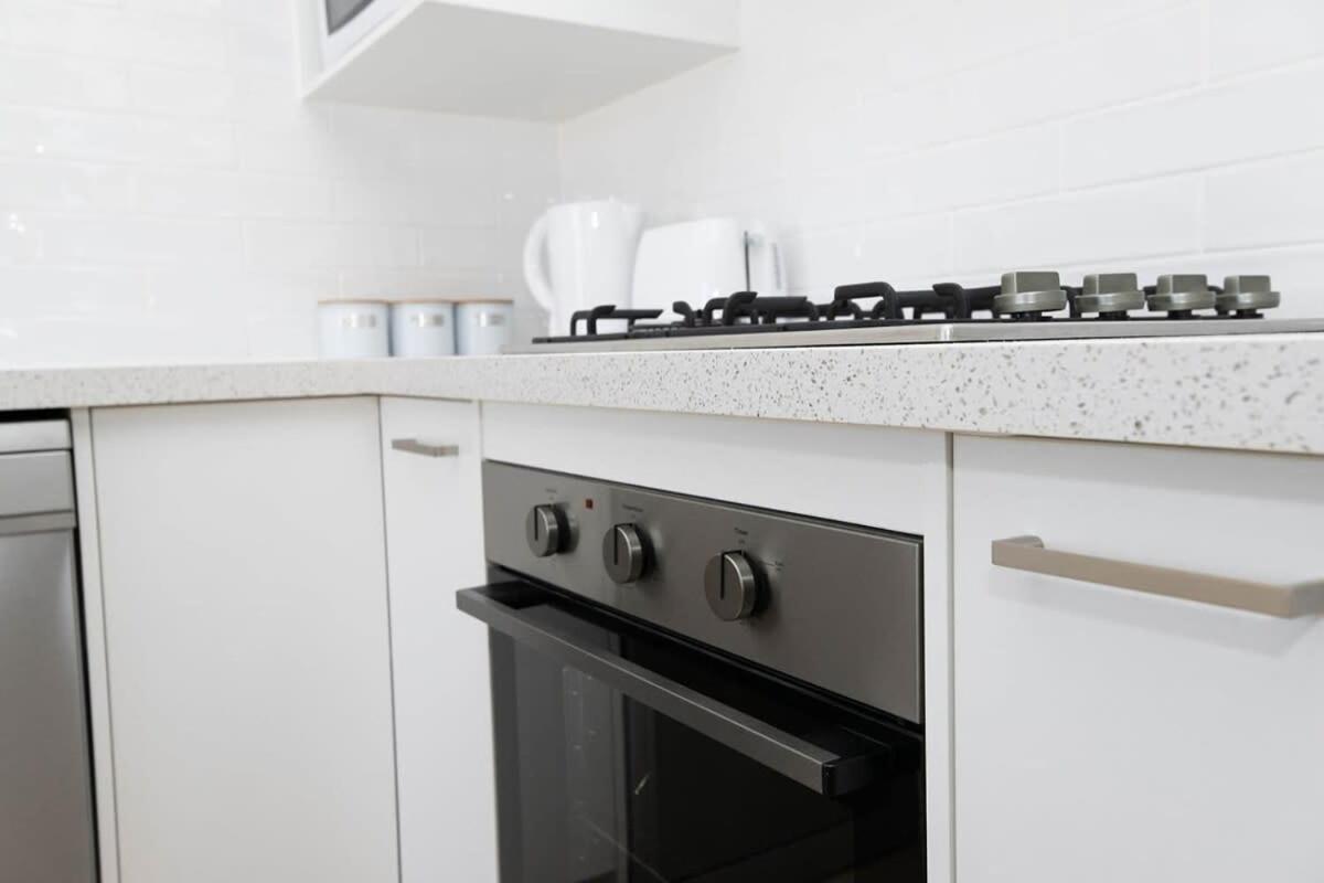 Villa on Matthews - Modern & Cosy, Escape for 2