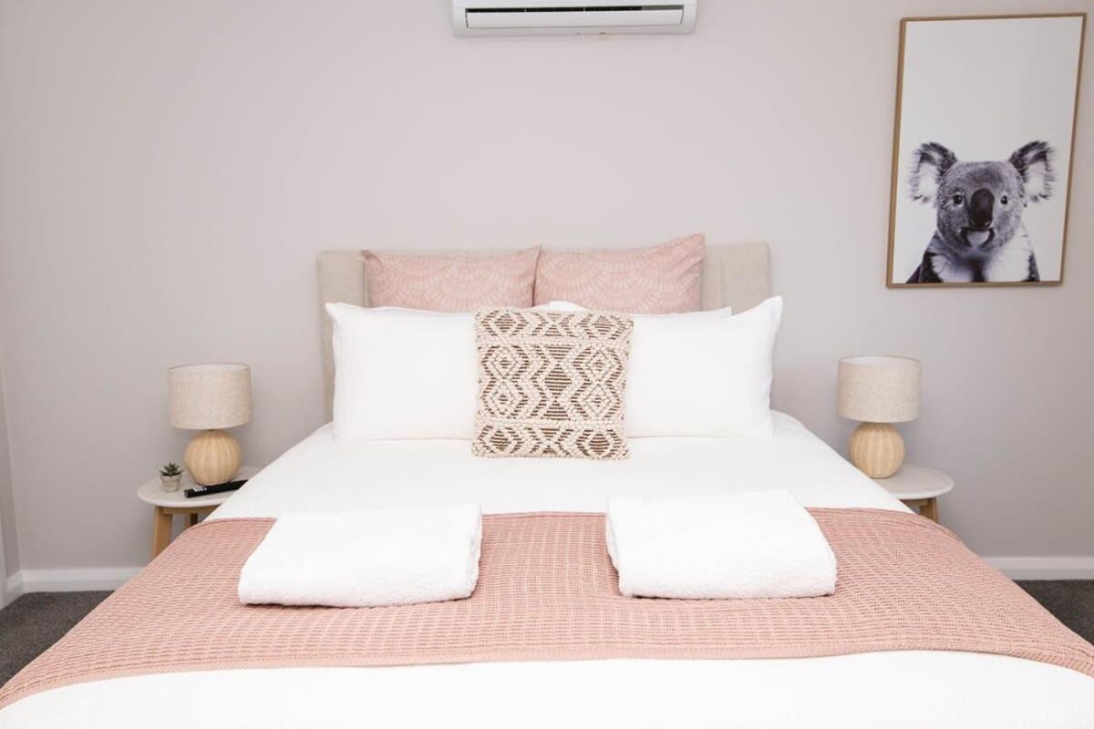 Villa on Matthews - Modern & Cosy, Escape for 2