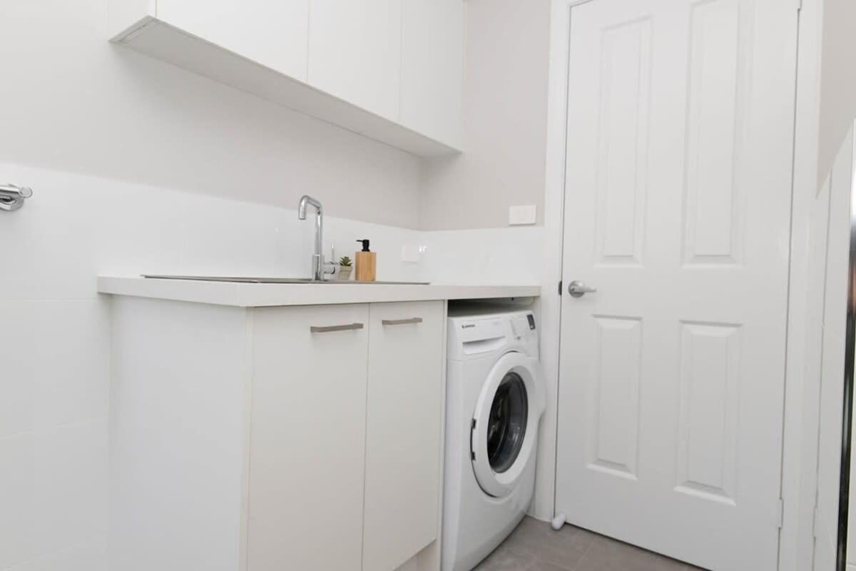 Villa on Matthews - Modern & Cosy, Escape for 2