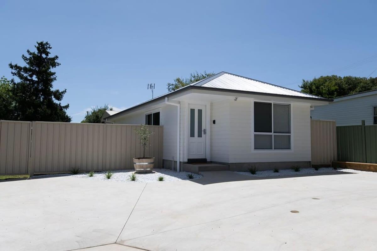 Villa on Matthews - Modern & Cosy, Escape for 2