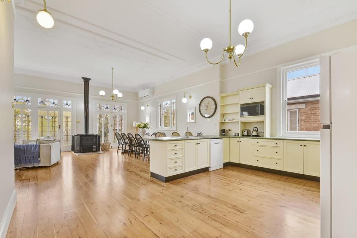 Kilarra House - Heritage Home on Byng St Sleeps 10