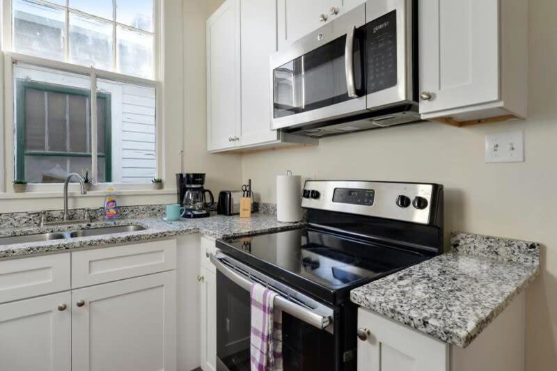 Fabulous Franklin 2BD steps from St Claude Ave view 4