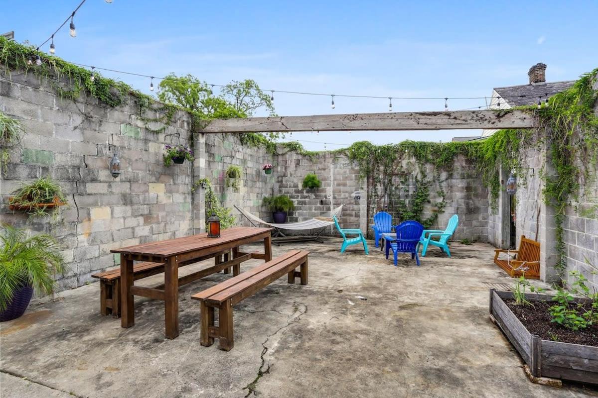 3 Bb Urban Oasis w Private Parking &amazing patio view 2