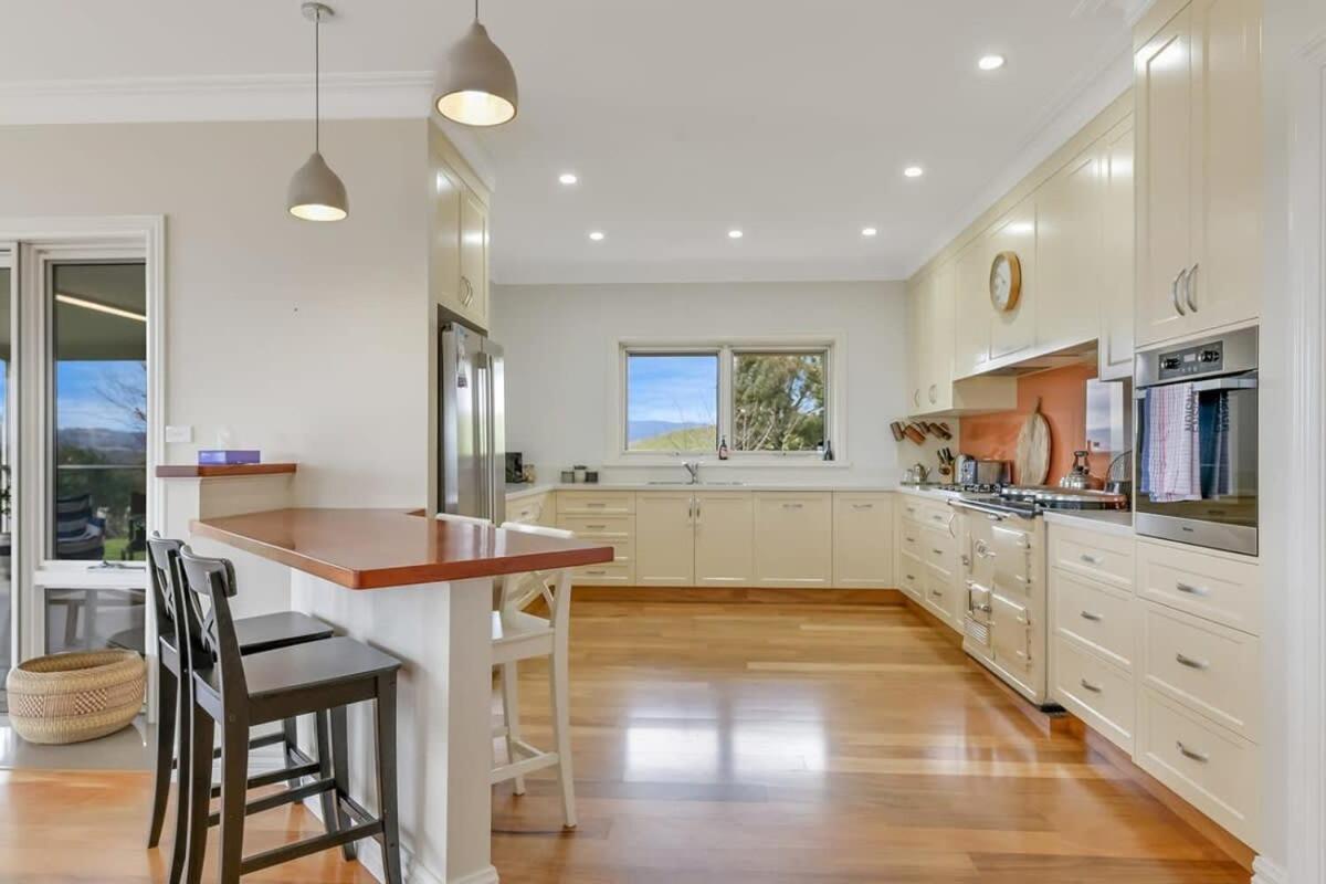 Borenore Retreat Huge Family Home Amazing Views
