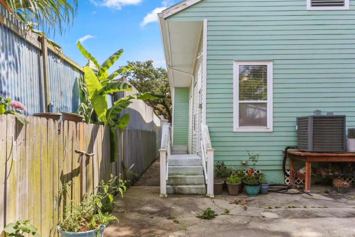 Art Filled Sanctuary in the Heart Of Mid City view 5