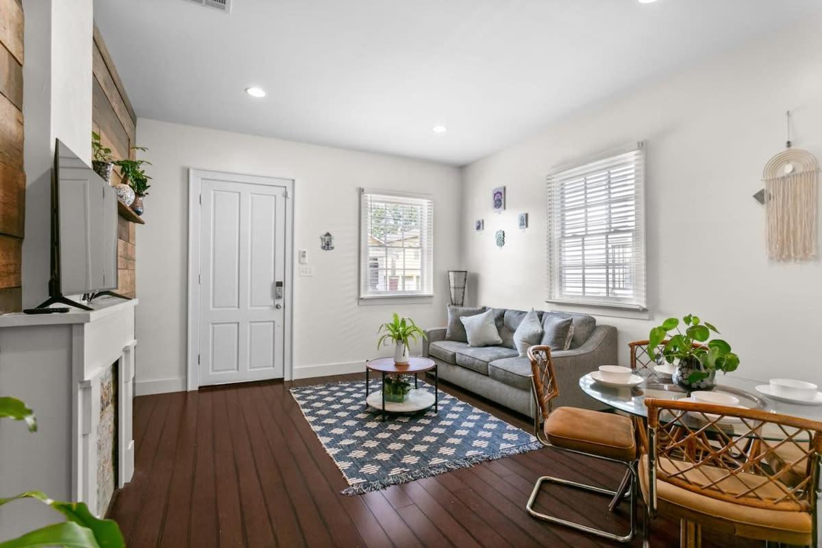 Stylish Creole Cottage 1 BD Home Central Location view 2