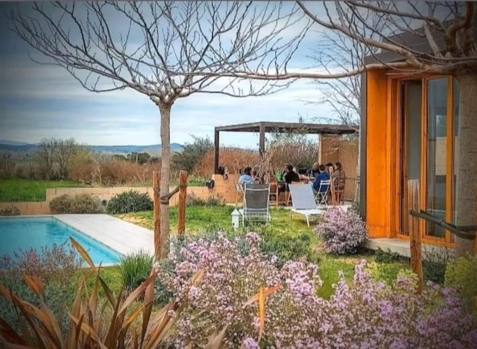 Casa de diseño con piscina en Girona. view 2