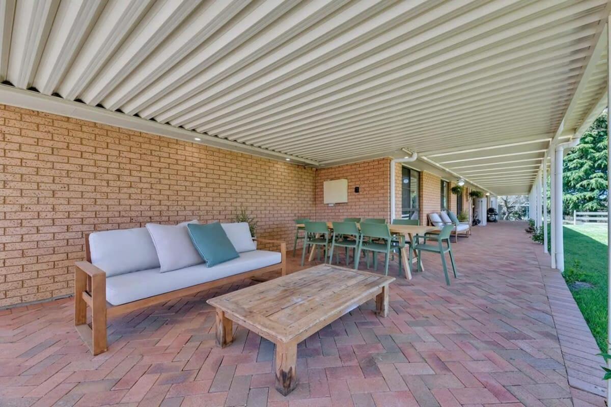 Narambla Estate - Rural Retreat, Luxe Hideaway