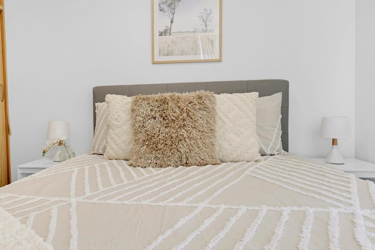The Family Retreat - Near Mt Panorama & Racecourse