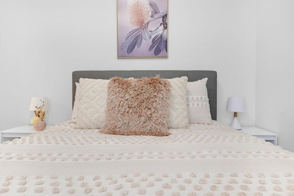 The Family Retreat - Near Mt Panorama & Racecourse