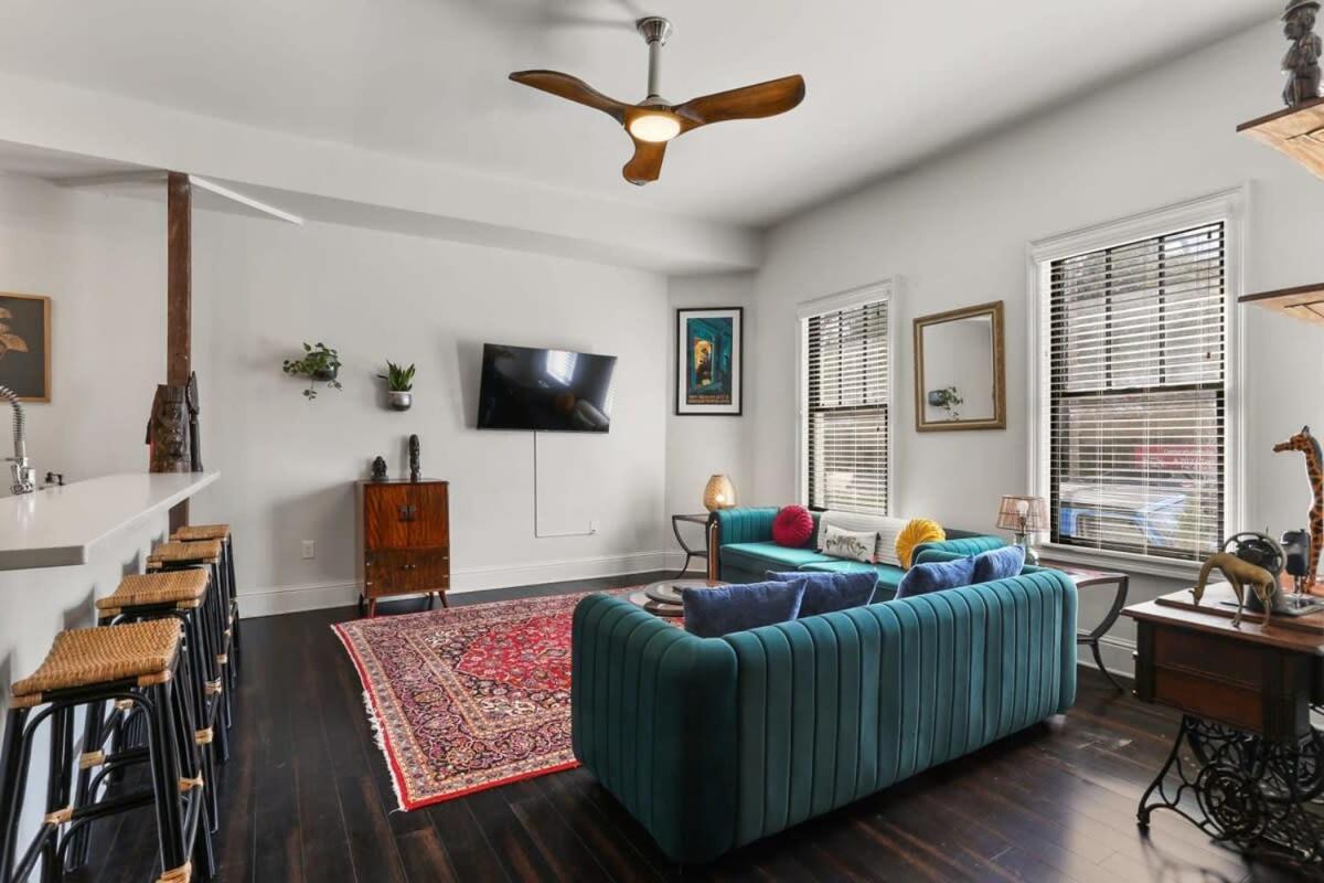 Stylish 2-Bedroom Apartment in Garden District view 5