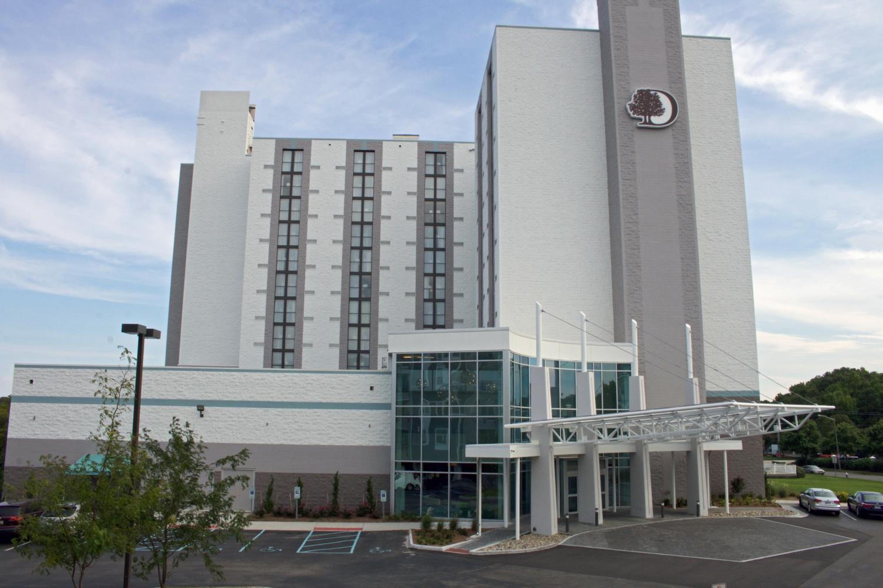 Hotel DoubleTree by Hilton Virginia Beach - Image 1