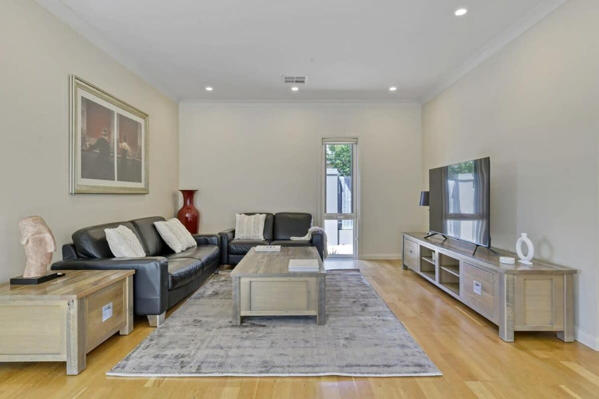 The Sampson Haven - Luxe CBD Getaway, Dog Friendly