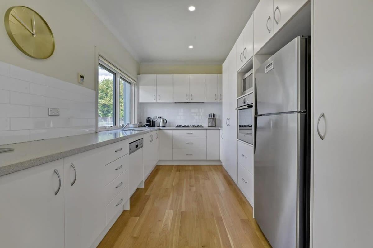 The Sampson Haven - Luxe CBD Getaway, Dog Friendly