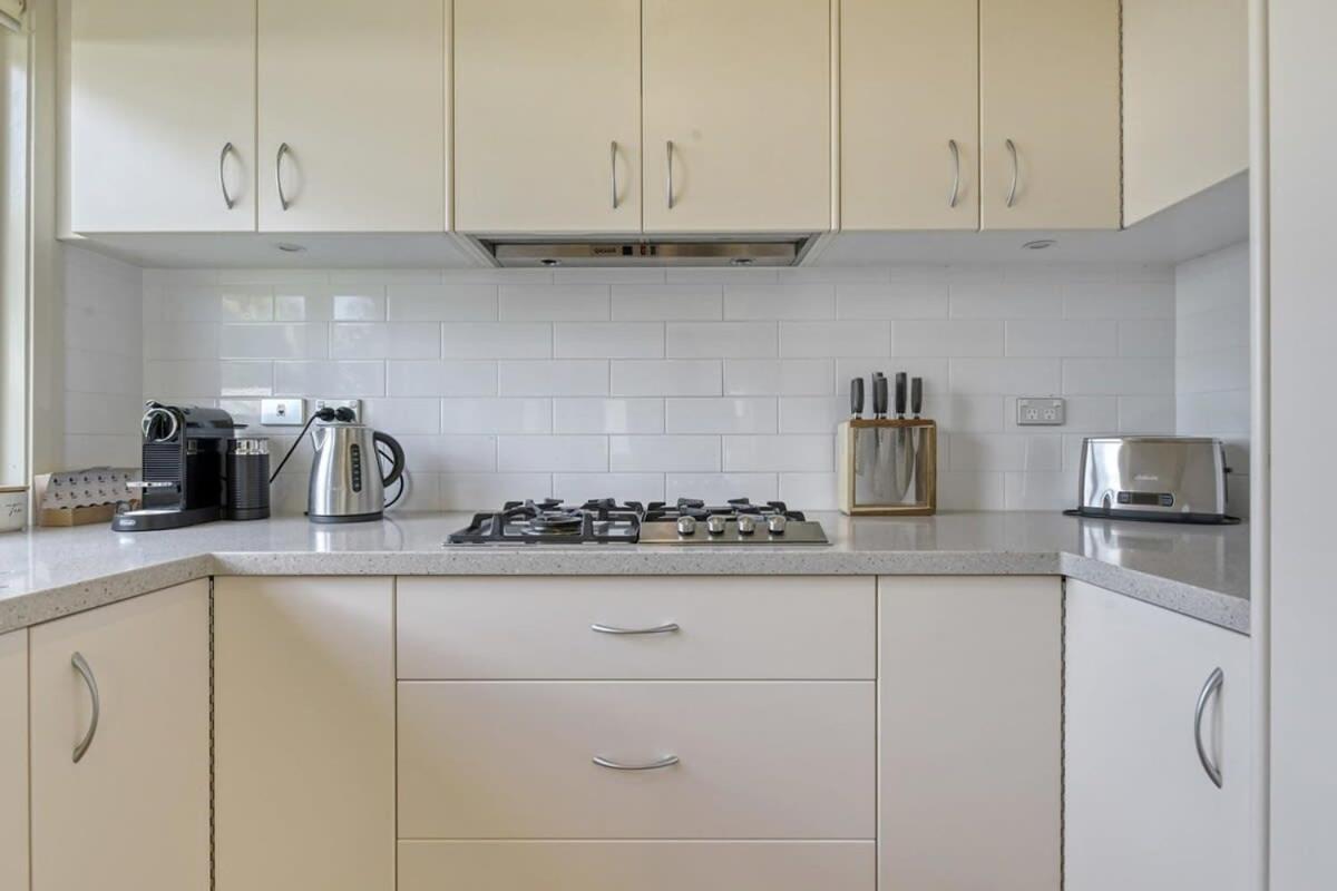 The Sampson Haven - Luxe CBD Getaway, Dog Friendly