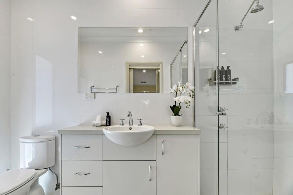 The Sampson Haven - Luxe CBD Getaway, Dog Friendly